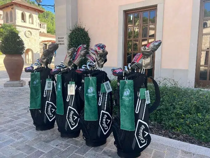 Premium golf club rentals in Mallorca with delivery service to hotels and golf courses.
