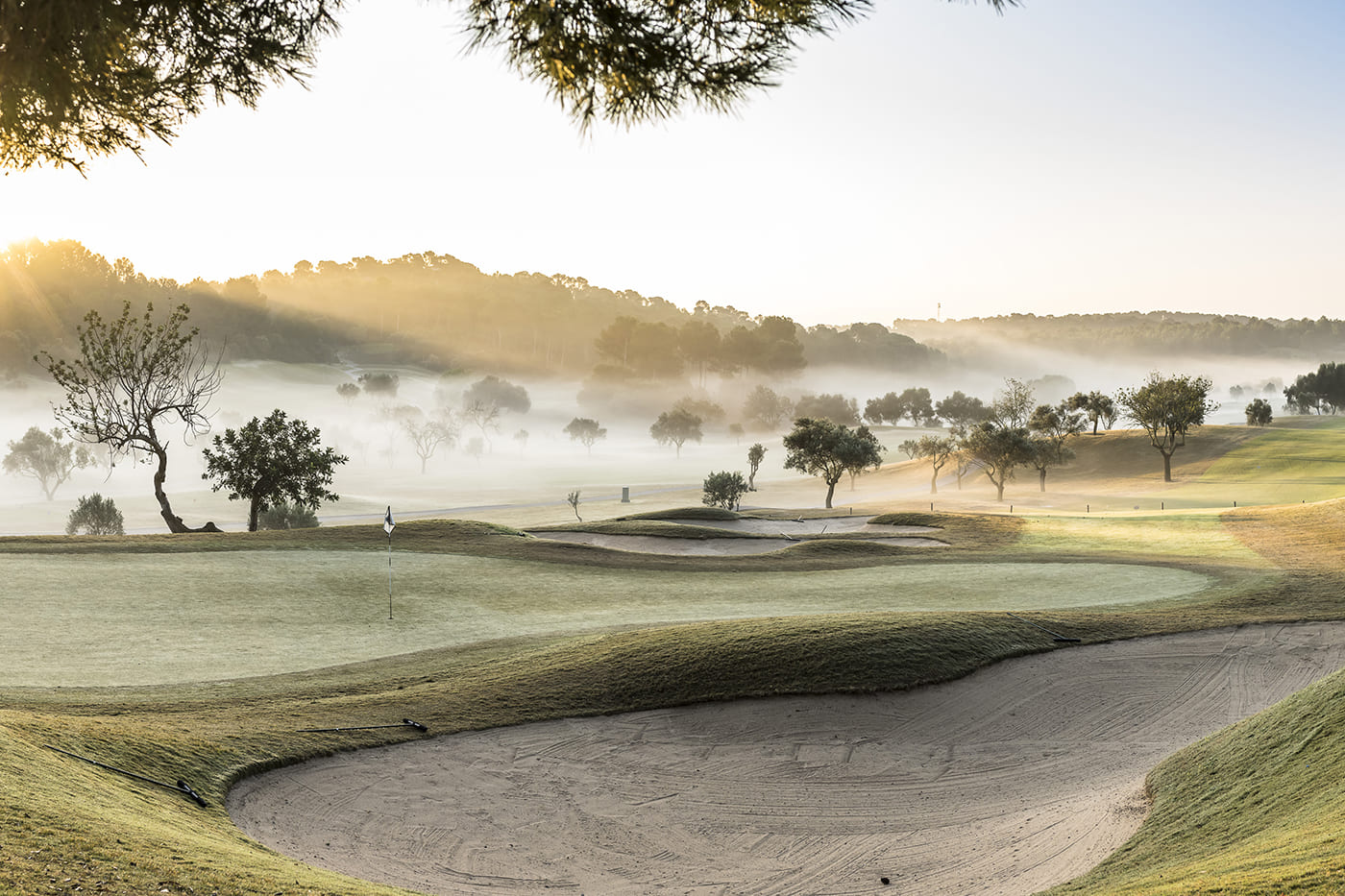 Vista de Golf Son Muntaner en Mallorca con fairways perfectamente cuidados, greens técnicos y un entorno mediterráneo de primer nivel.